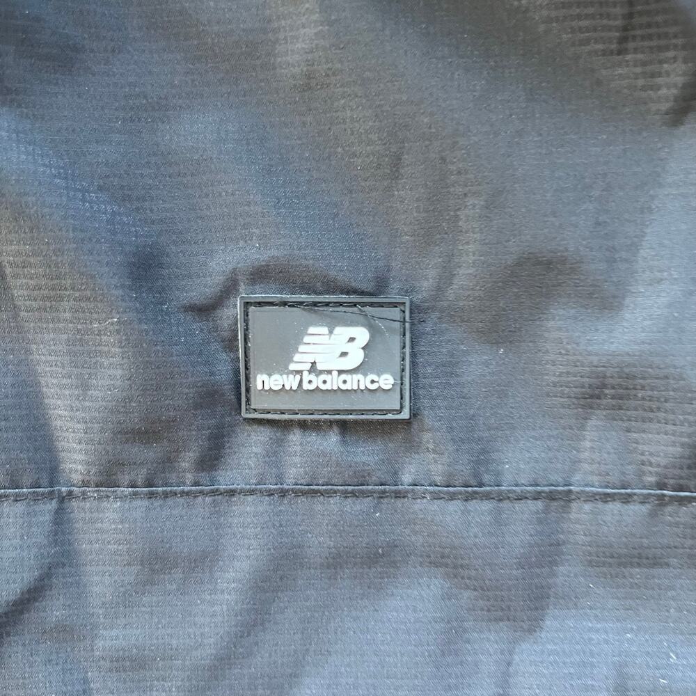 New Balance Windbreaker Jacket Men S Small Black Hooded Full Zip Ripstop Running - Picture 2 of 8